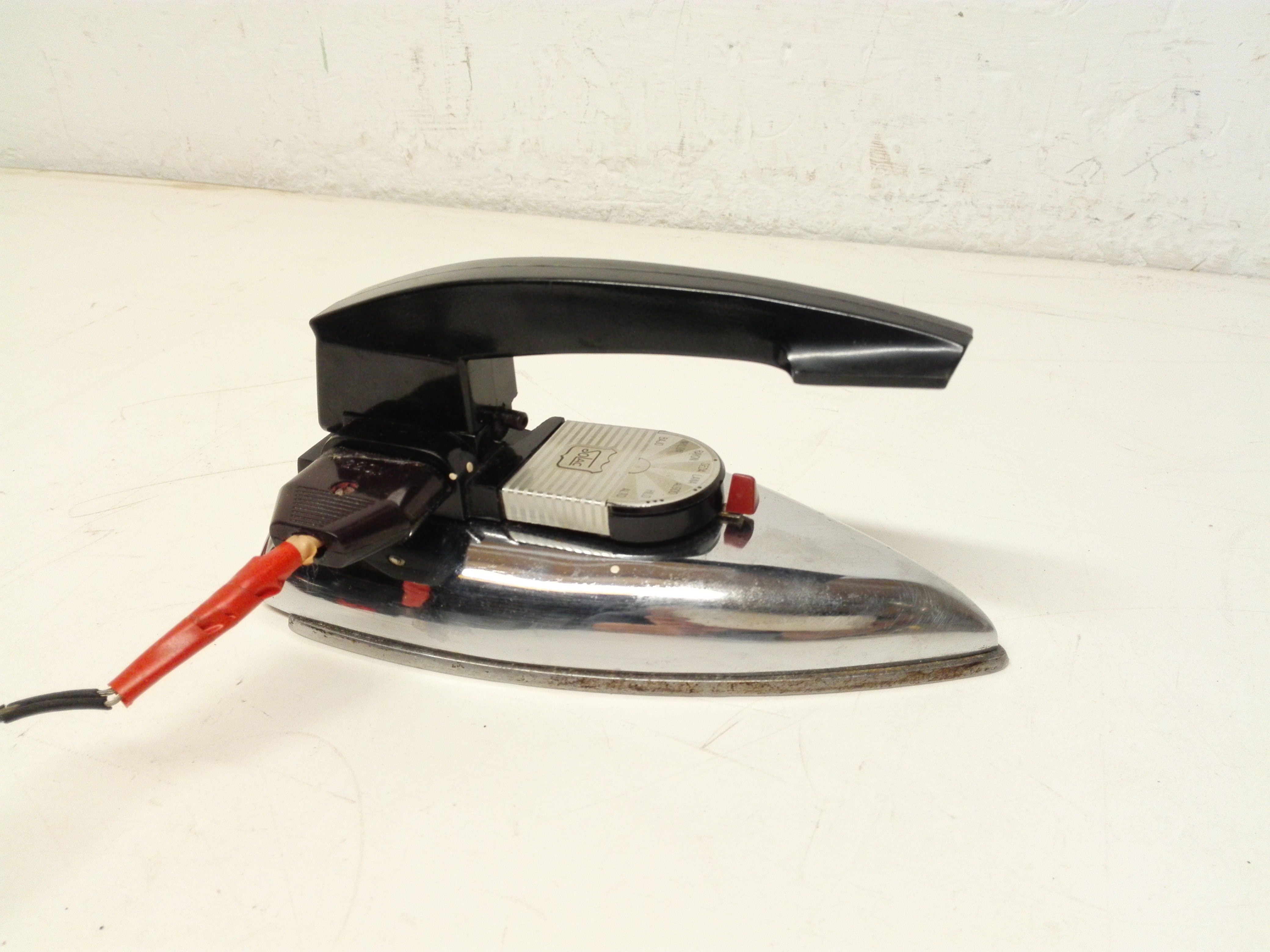 plancha plegable viaje+funda solac metal baquelita skay 10.5x18x6.5 1u